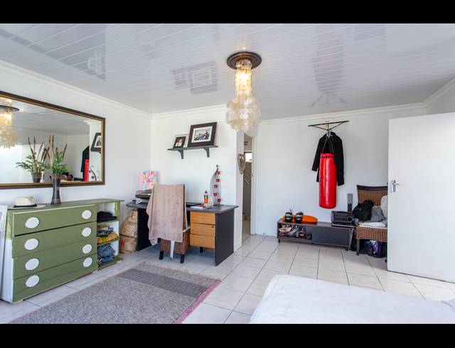 4 BEDROOM FREEHOLD SOLD IN OTTERY